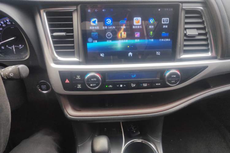 Used Toyota Highlander 2018 2.0T Four-Wheel Drive Luxury Edition 7 Seats China V Emission Standard
