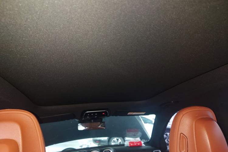 Used Mercedes-Benz GLC 2025 GLC 300 L 4MATIC Dynamic Model 5 Seats
