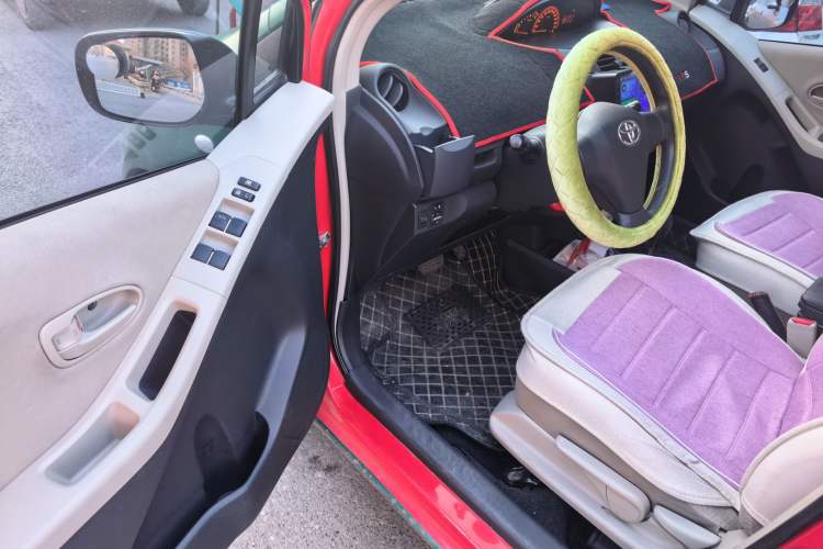 Used Toyota Yaris 2011 1.6 GS Automatic Sharp Edition Driver Seat