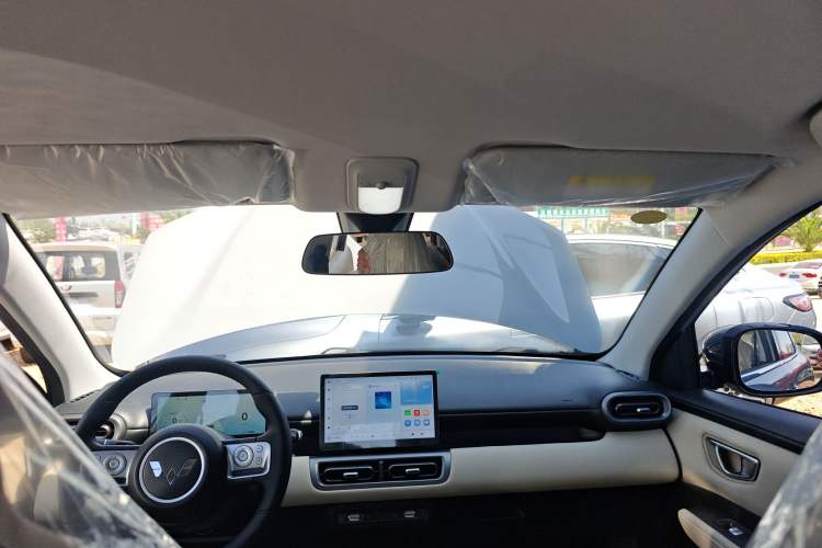 Used Wuling Bingo PLUS 2024 510 km Range 5-Seater Version Headliner