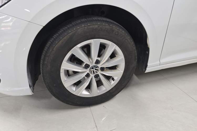 Used Volkswagen Lavida 2023 1.5L Automatic De Yi Edition Left Front Wheel Hub