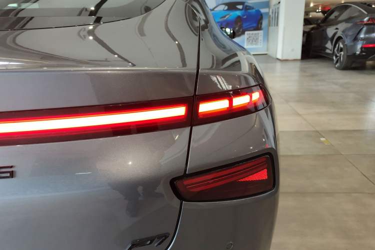 Used XPeng P7 2021 670E Pengyi Edition
