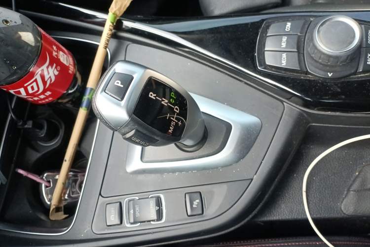 Used BMW 2 Series 2019 225i Sport Design Package Gear Lever