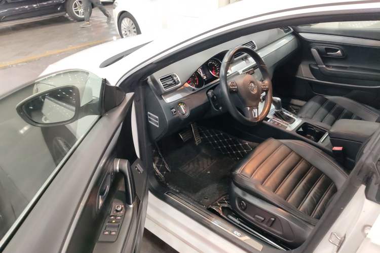 Used Volkswagen FAW-Volkswagen CC 2016 1.8TSI Prestige Model

