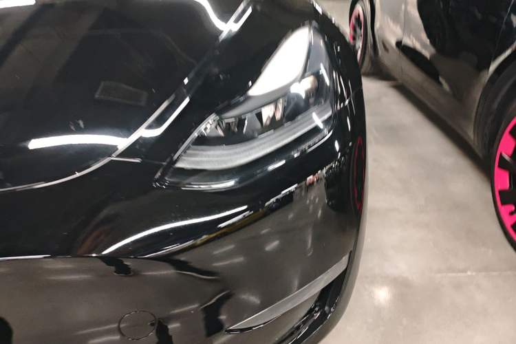 Used Tesla Model Y 2021 Long-Range All-Wheel-Drive Version
