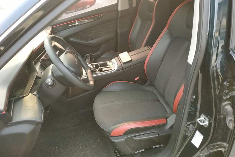 Used Dongfeng Aeolus Yixuan MAX 2024 1.5T Luxury Edition
