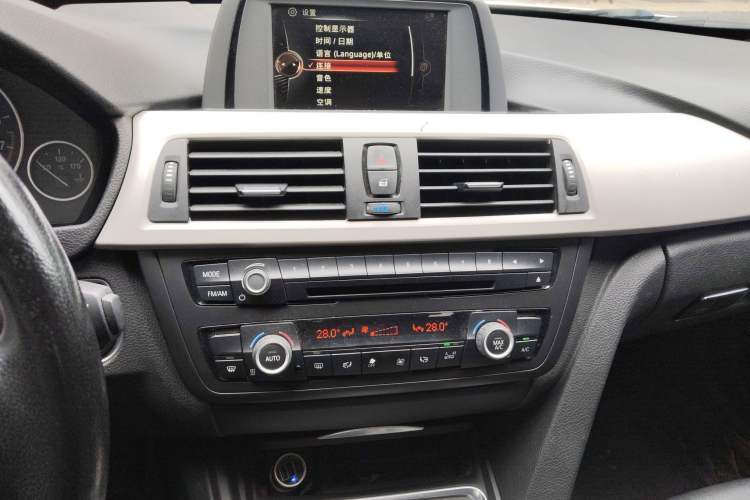 Used BMW 3 Series 2015 320Li Luxury Edition Fashion Model
