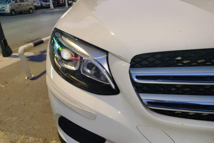 Used Mercedes-Benz GLC 2016 GLC 260 4MATIC Luxury Model Right Front Headlight