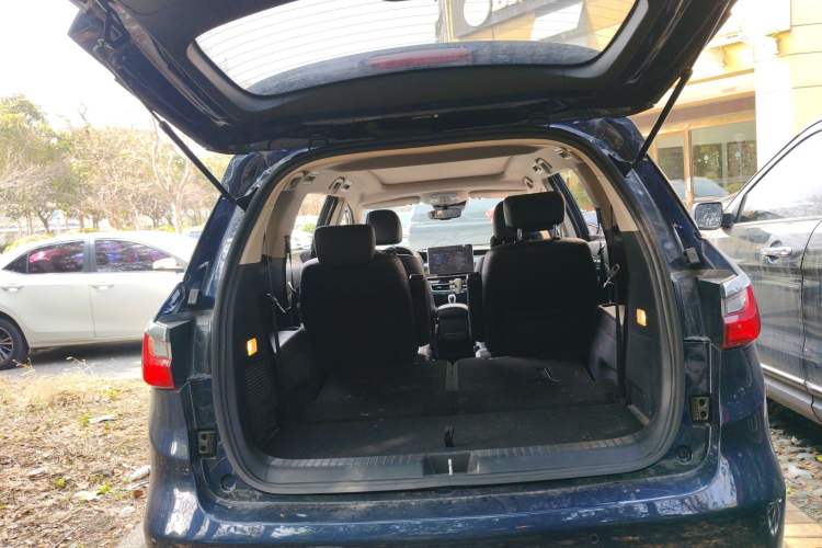 Used BYD Song MAX 2019 1.5T Automatic SmartConnect ZhiLian RuiDong Edition with 6 Seats China VI Standard
