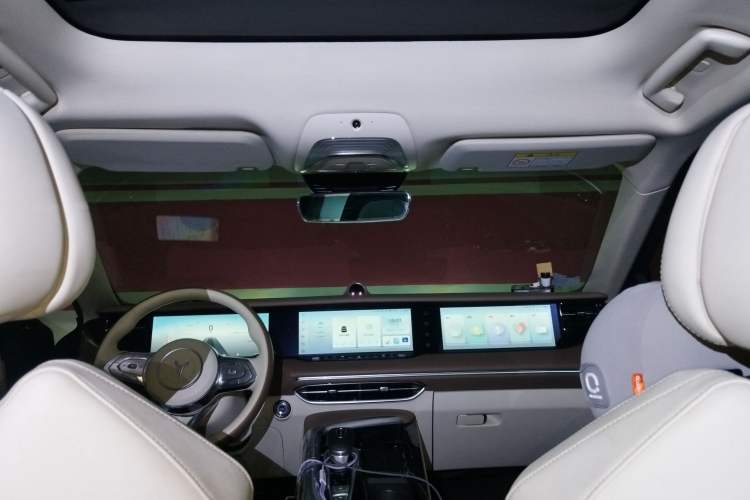 Used VOYAH FREE 2021 Four-Wheel Drive Standard Range-Extended Exclusive Luxury Package