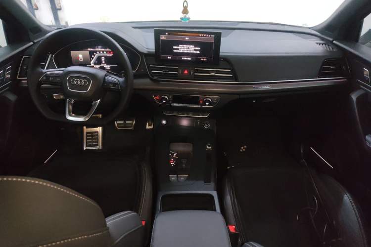 Used Audi Q5L 2024 45 TFSI Luxury Dynamic Model Center Console