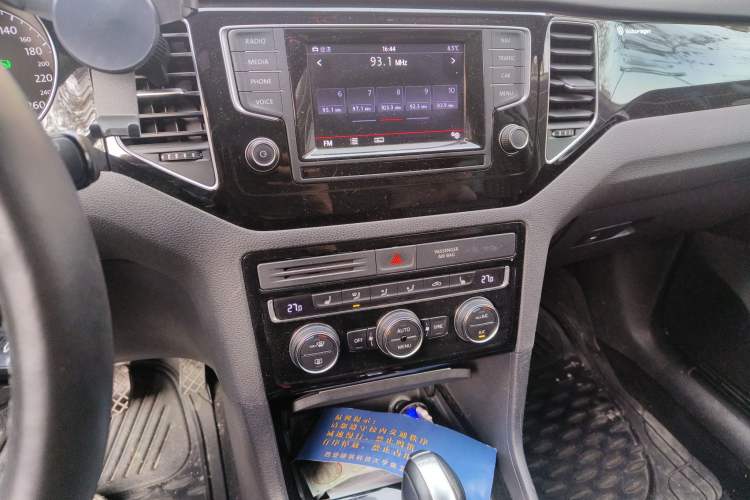 Used Volkswagen Golf 2015 1.4TSI Sportsvan Audio And AC Panel