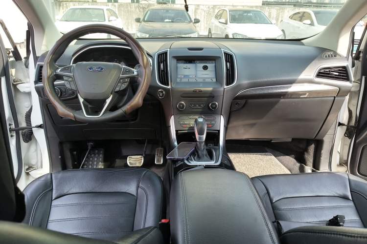 Used Ford Edge 2018 EcoBoost 245 Two-Wheel-Drive Titanium 7-Seater China V Standard
