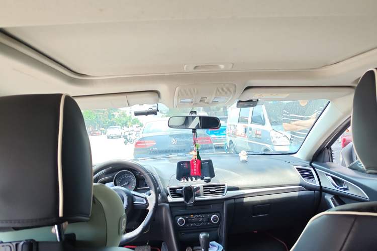 Used Mazda 3 Axela 2019 Cloud-Controlled Version Hatchback 2.0L Automatic Luxury Model China VI Standard