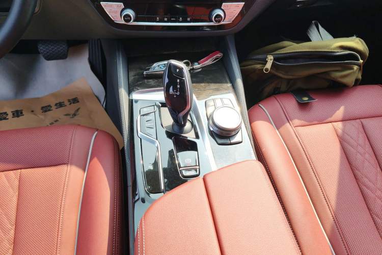 Used BMW 5 Series 2022 Second Facelift 525Li M Sport Package