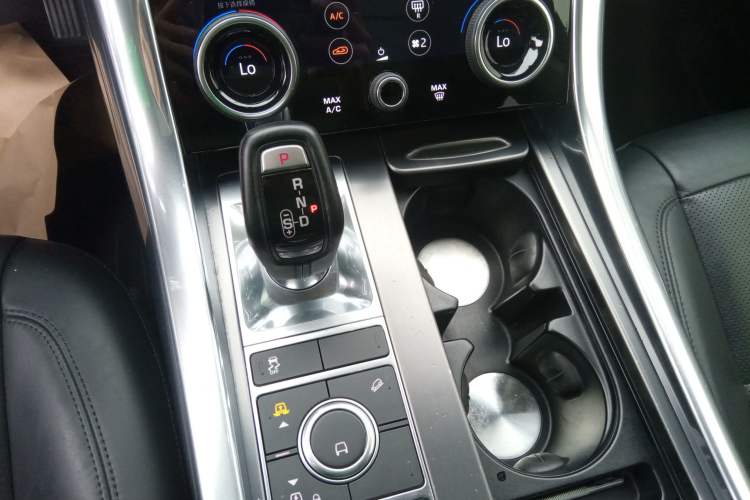 Used Land Rover Range Sport 2021 3.0 L6 SE Gear Lever