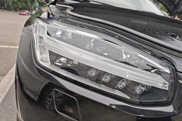 Used Volvo XC90 2021 B6 Zhiyi Luxury Edition 7-Seater Right Front Headlight