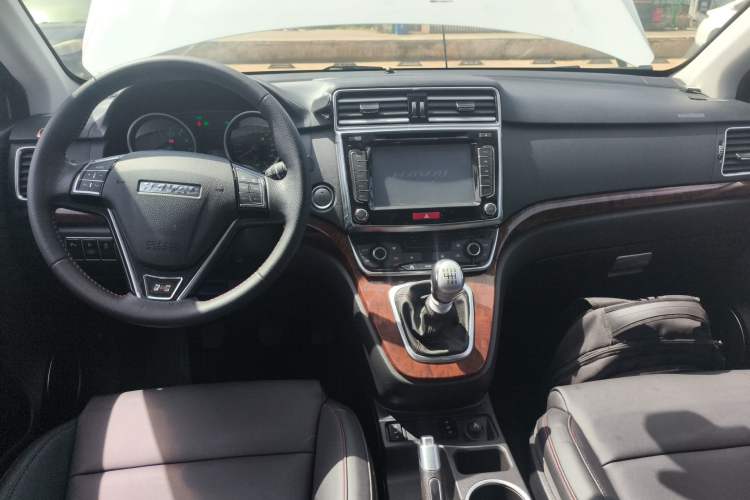 Used Haval H6 2015 Revised Version Sport Edition 1.5T Manual Transmission Two-Wheel Drive Elite Grade