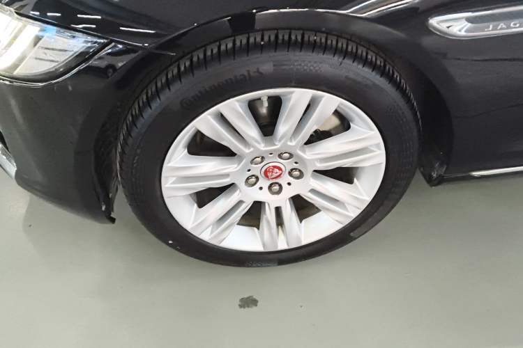 Used Jaguar XFL 2018 XFL 2.0T 250 PS Luxury Edition
