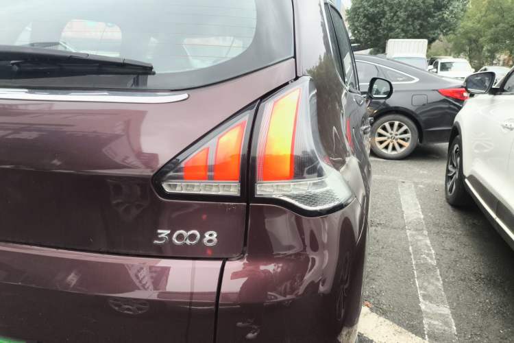 Used Peugeot 3008 2016 2.0L Automatic Classic Edition
