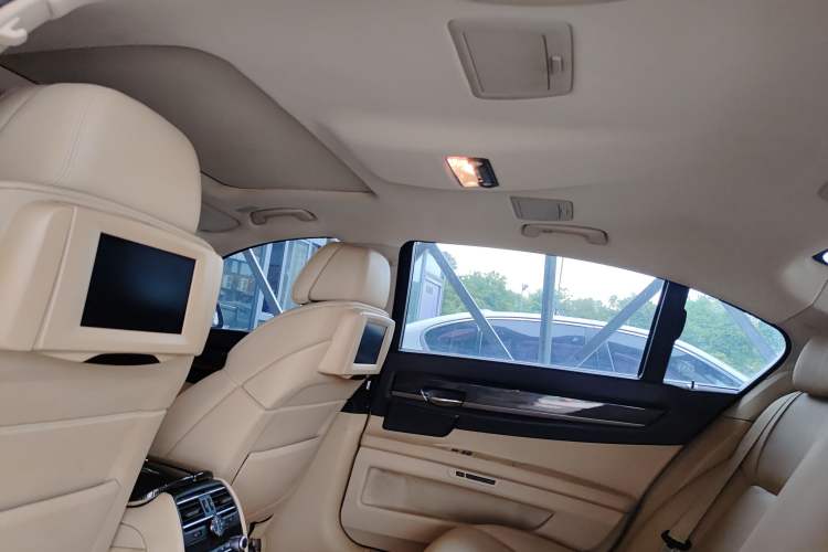 Used BMW 7 Series 2009 740Li Luxury Model
