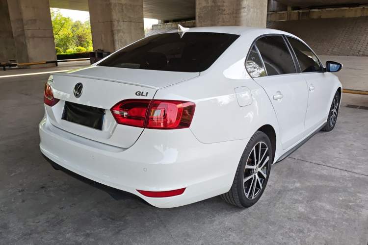 Used Volkswagen Sagitar 2013 2.0 TSI GLI