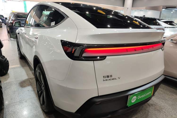 Used Tesla Model Y 2025 Rear-Wheel-Drive Version Exterior 2