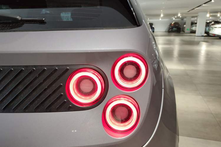 Used firefly firefly 2025 Illuminated Edition
