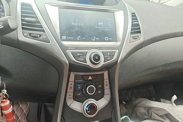 Used Hyundai Elantra (5th Generation / Langdong) 2016 1.6L Automatic Smart Version Audio And AC Panel