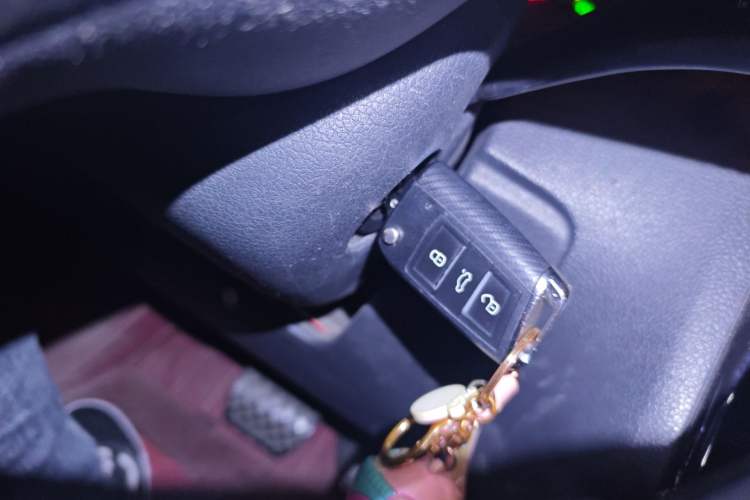 Used Volkswagen Polo 2016 1.6L Automatic Comfort Model
