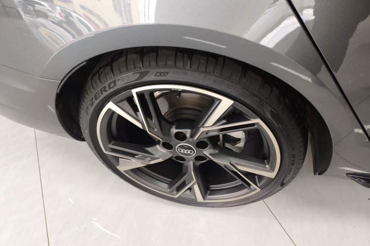 Used Audi A4L 2024 40 TFSI quattro RS Performance Package Right Rear Wheel Hub