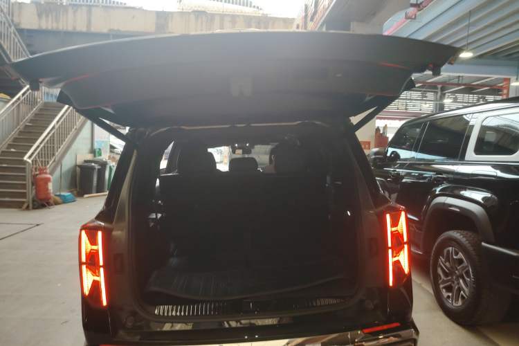 Used GAC Trumpchi GS8 2022 Dual-Engine Series 2.0TM Two-Wheel Drive Prestige Edition (7 Seats)