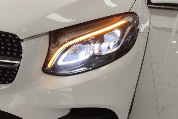 Used Mercedes-Benz GLC Coupe 2017 GLC 200 4MATIC Coupe SUV
