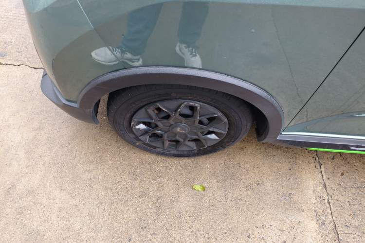 Used Wuling Hongguang MINIEV 2022 GAMEBOY 200km Gaming Edition with Lithium Iron Phosphate Left Front Wheel Hub