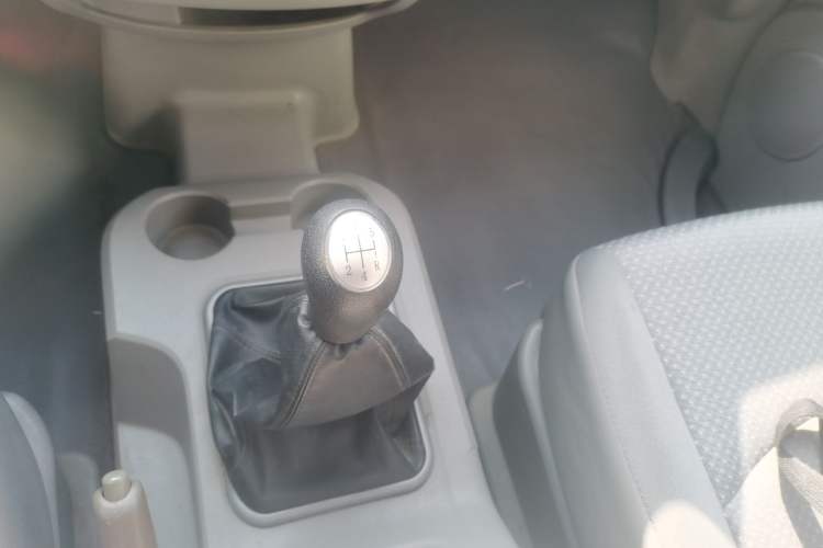 Used FORTHING Lingzhi 2015 M3 1.6L 7-Seater Luxury Model
