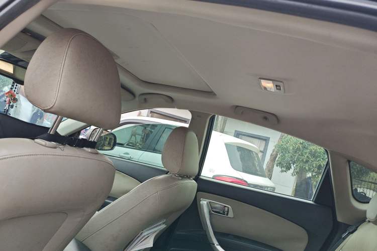 Used Bestune X80 2013 2.0L manual luxury version