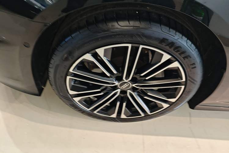 Used Audi A6L 2024 45 TFSI Prestige Dynamic Edition Left Front Wheel Hub