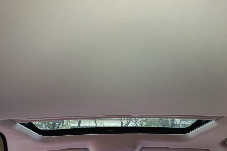 Used Roewe i6 New Energy 2017 45T Hybrid Connect & Smart Enjoyment Edition Headliner