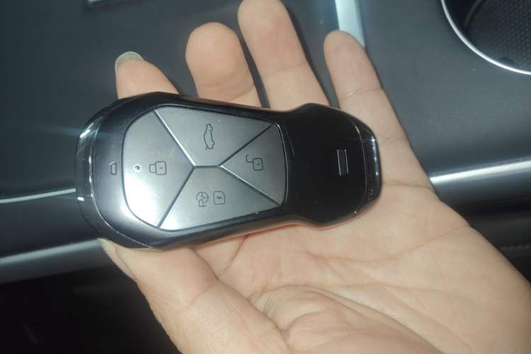 Used XPeng G9 2025 725 with Ultra-Long Range Max Vehicle Key