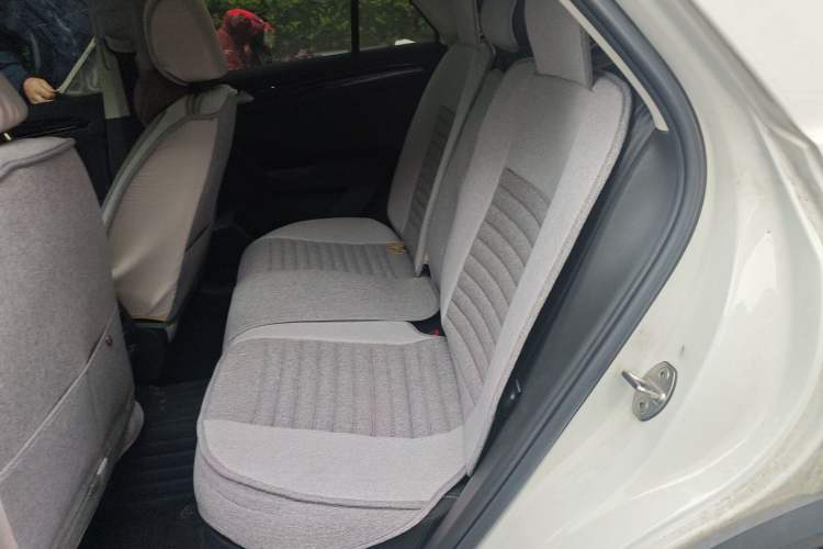 Used Volkswagen T-ROC 2022 280TSI DSG Two-Wheel Drive Comfort PLUS Left Rear Seat