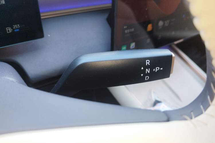 Used Nissan N6 2026 Model 180 Max Gear Lever