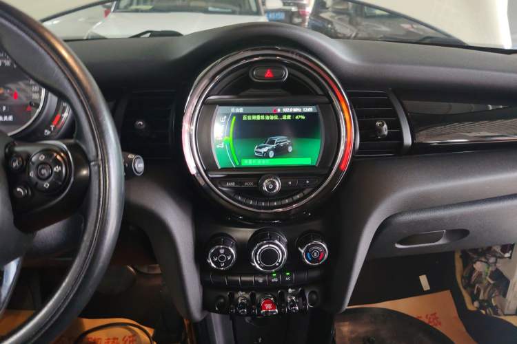 Used MINI 2018 1.5T ONE PLUS Five-Door Edition Audio And AC Panel