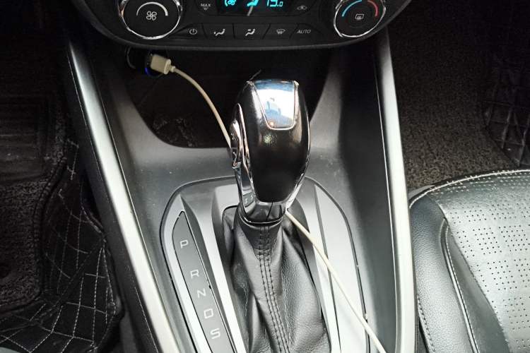 Used Ford Escort 2015 1.5L Automatic Fashion Model
