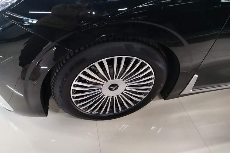 Used VOYAH Dream 2025 PHEV Four-Wheel-Drive Flagship Kunpeng Edition
