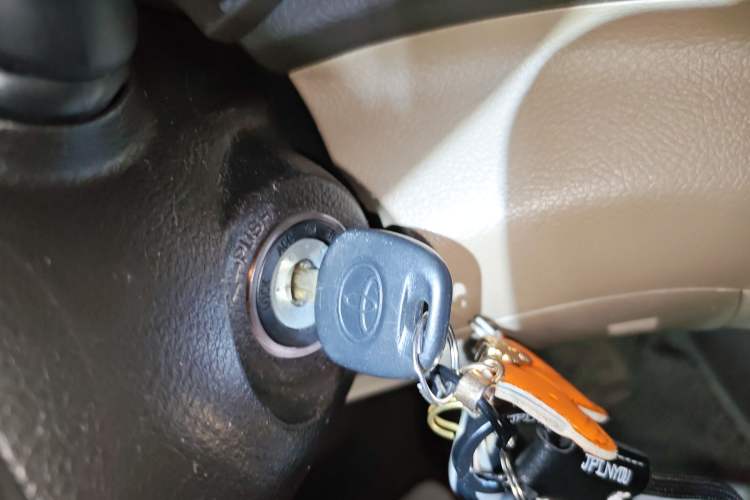 Used Toyota Highlander 2012 2.7L 2WD 5-Seater Elite Edition Vehicle Key