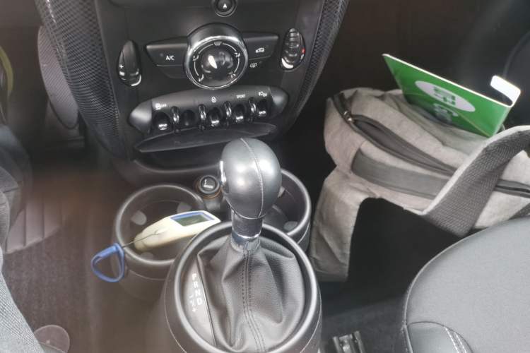 Used MINI Countryman 2014 1.6L COOPER Fun Gear Lever