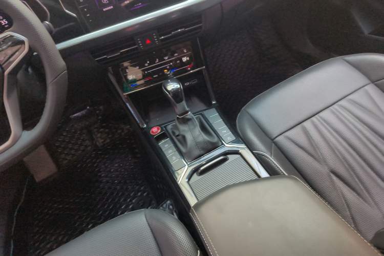 Used Volkswagen Passat 2023 Facelift 330TSI Luxury Edition