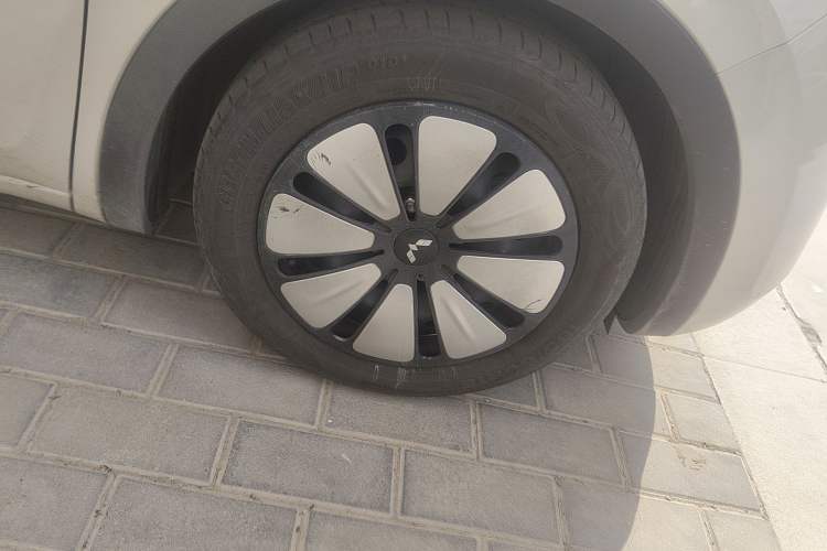 Used Wuling Bingo 2023 333 km Lingxi Connected Version Right Front Wheel Hub