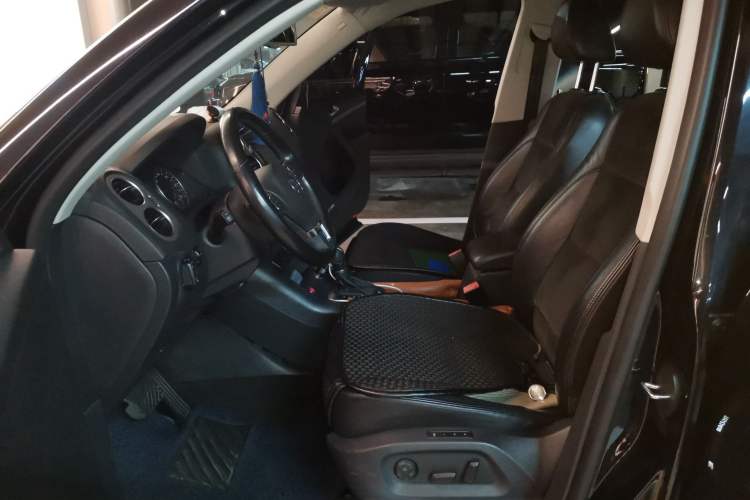 Used Volkswagen Tiguan 2015 2.0 TSI Automatic All-Wheel Drive Flagship Edition Left Front Seat