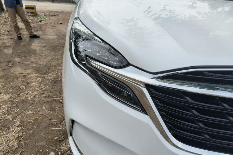 Used Buick GL8 2021 ES Landtrek 653T Comfort Edition